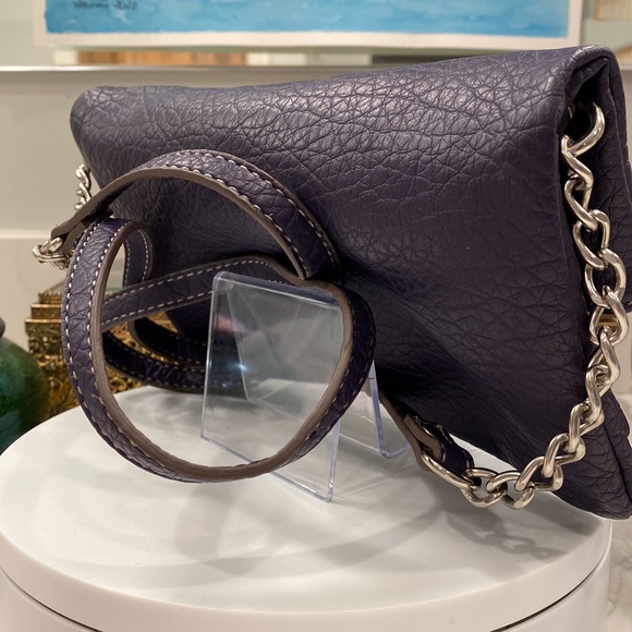 Nine West - Purple Pleather Convertible Wristlet/Shoulder bag, Chain Details EUC - Picture 6 of 17